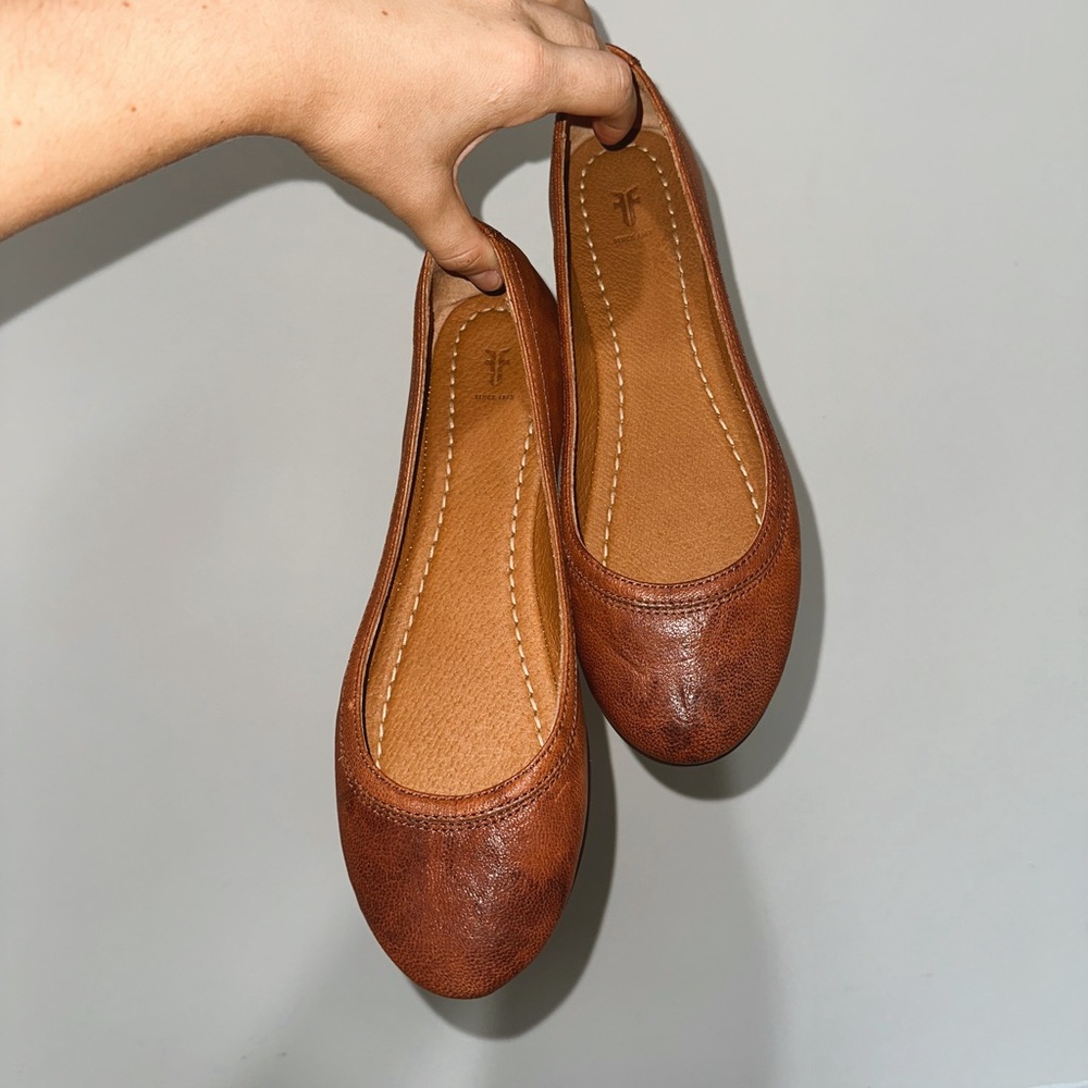 Frye Carson Ballet Flat Womans Size 7 Cognac Cabrast Premium Leather Slip On